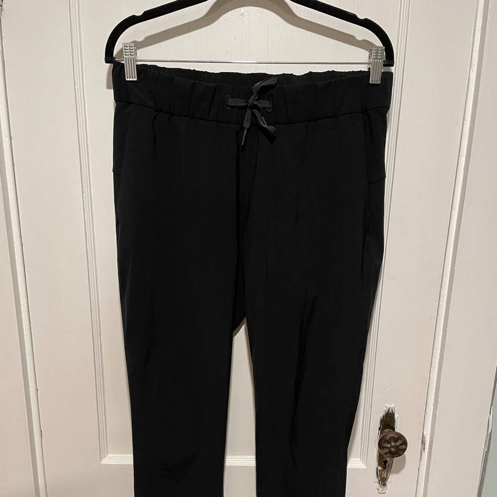 Lululemon on the fly pants